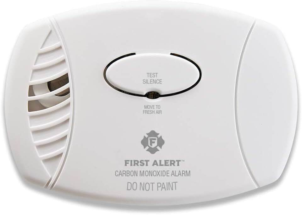 FIRST ALERT CO605 Plug-in Carbon Monoxide Detector with Battery Backup, White