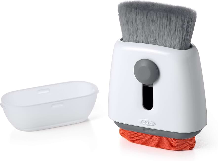 OXO Good Grips Sweep &amp; Swipe Laptop Cleaner | Microfiber Pad and Soft Brush, Removes Smudges and Dust, Ideal for Screens and Keyboards